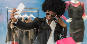 A lady taken a selfish picture