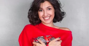 red color for light skin