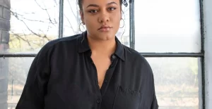 CHARCOAL COLOR FOR LIGHT SKIN